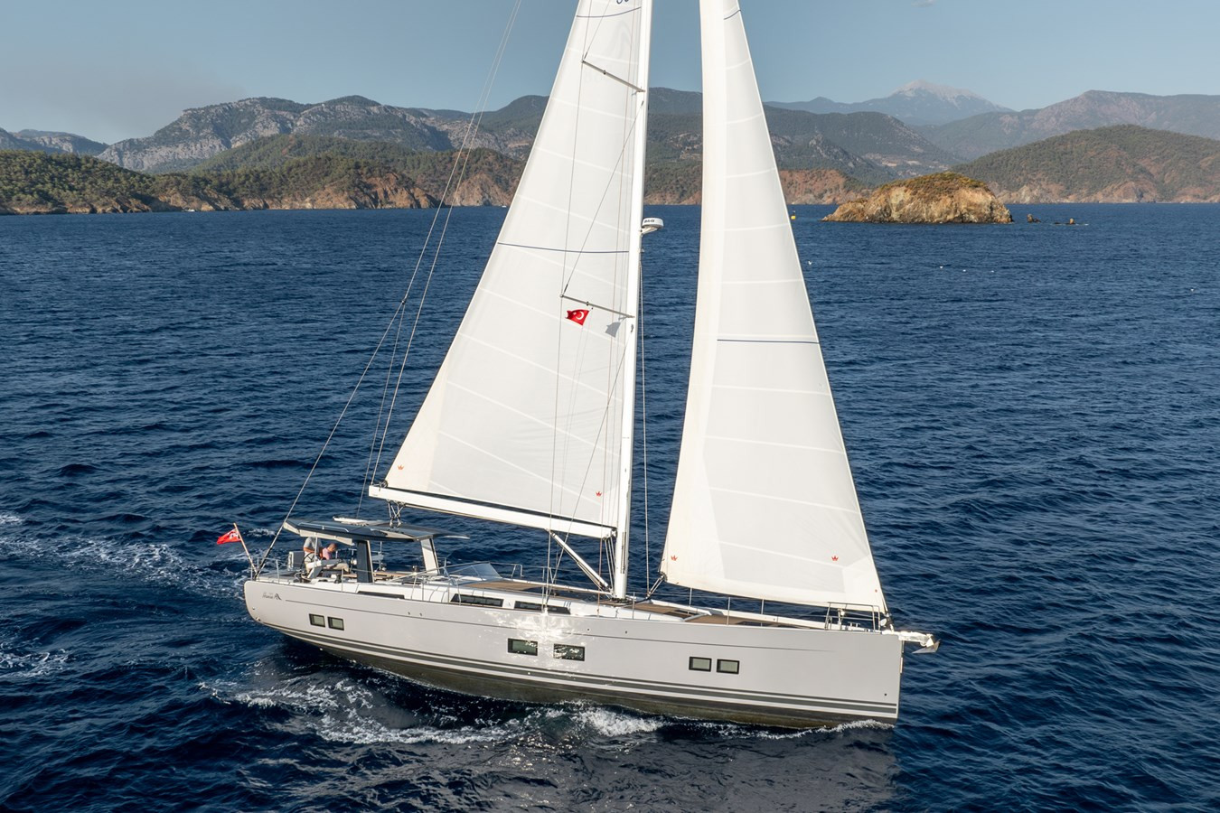 https://arconyachts.ams3.digitaloceanspaces.com/122665/conversions/large_4405757-optimize.jpg