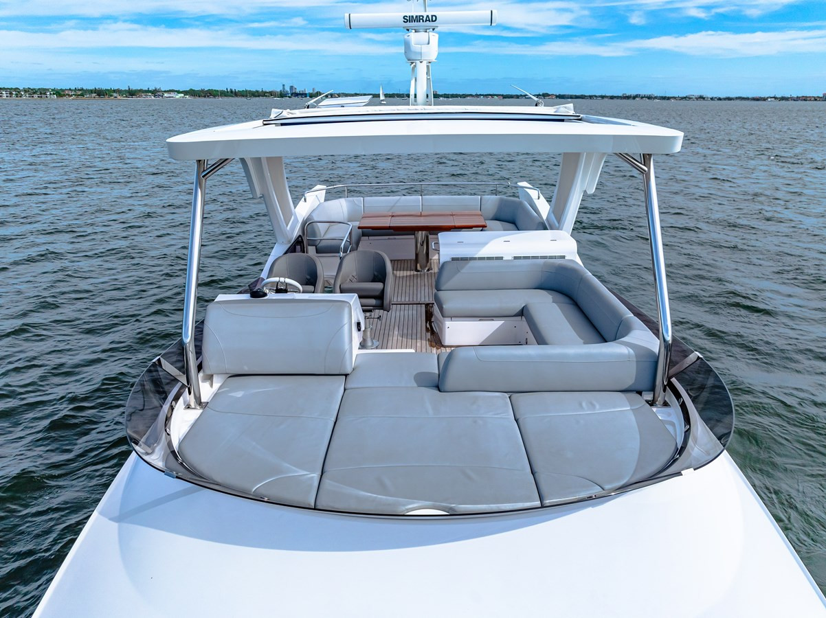https://arconyachts.ams3.digitaloceanspaces.com/122679/conversions/large_4564557-optimize.jpg