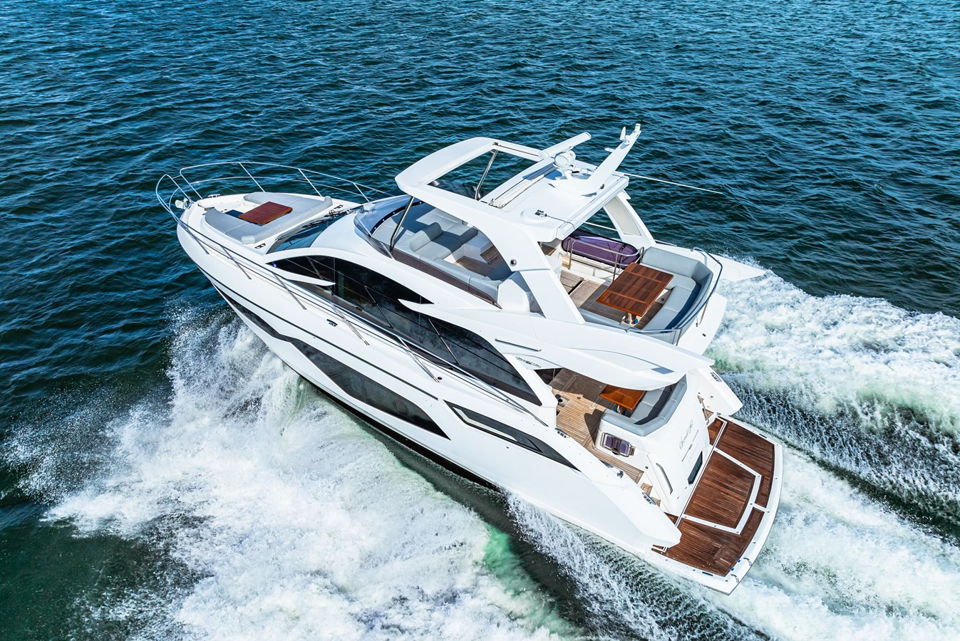 https://arconyachts.ams3.digitaloceanspaces.com/122713/conversions/large_4564568-optimize.jpg