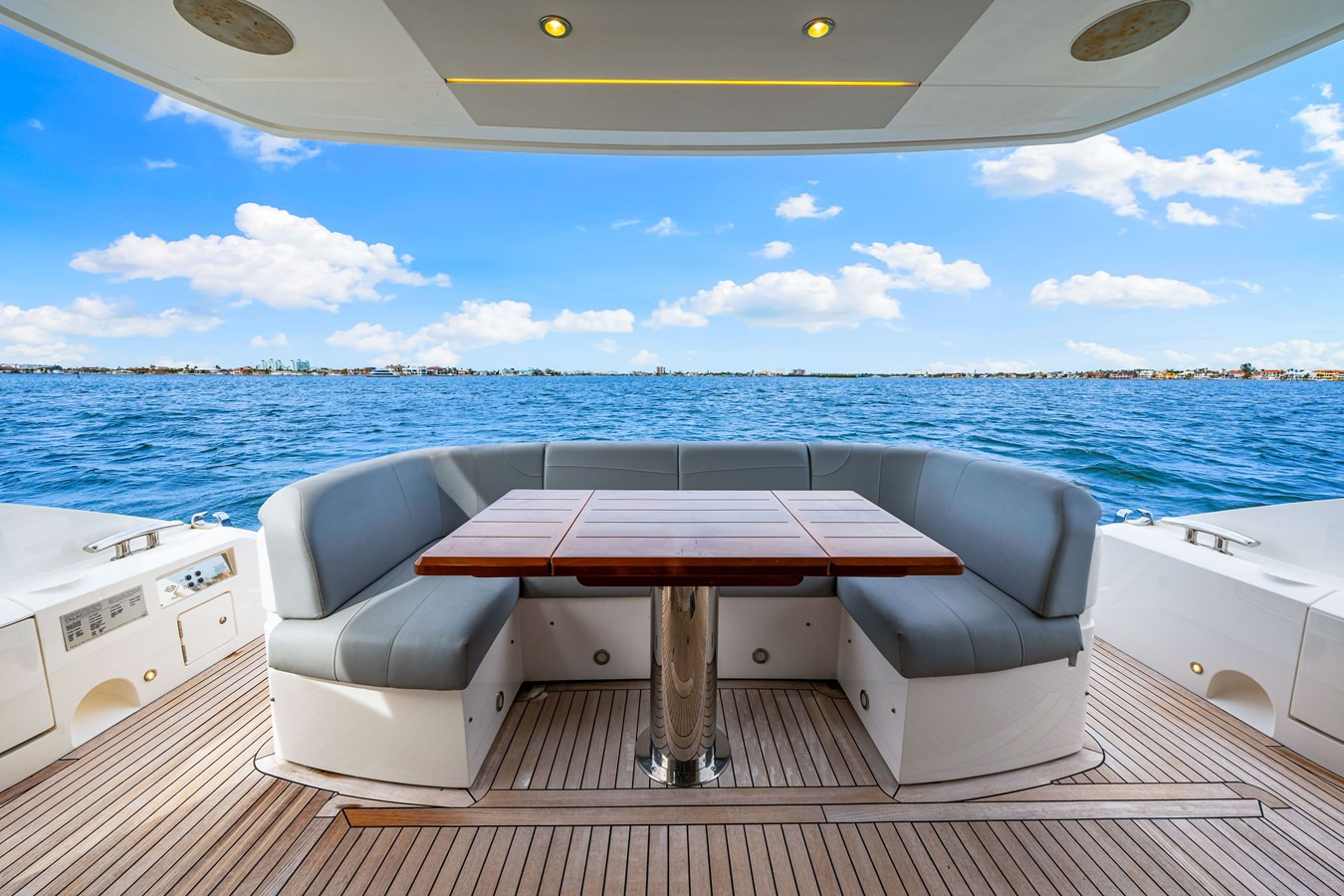 https://arconyachts.ams3.digitaloceanspaces.com/122723/conversions/large_4564572-optimize.jpg
