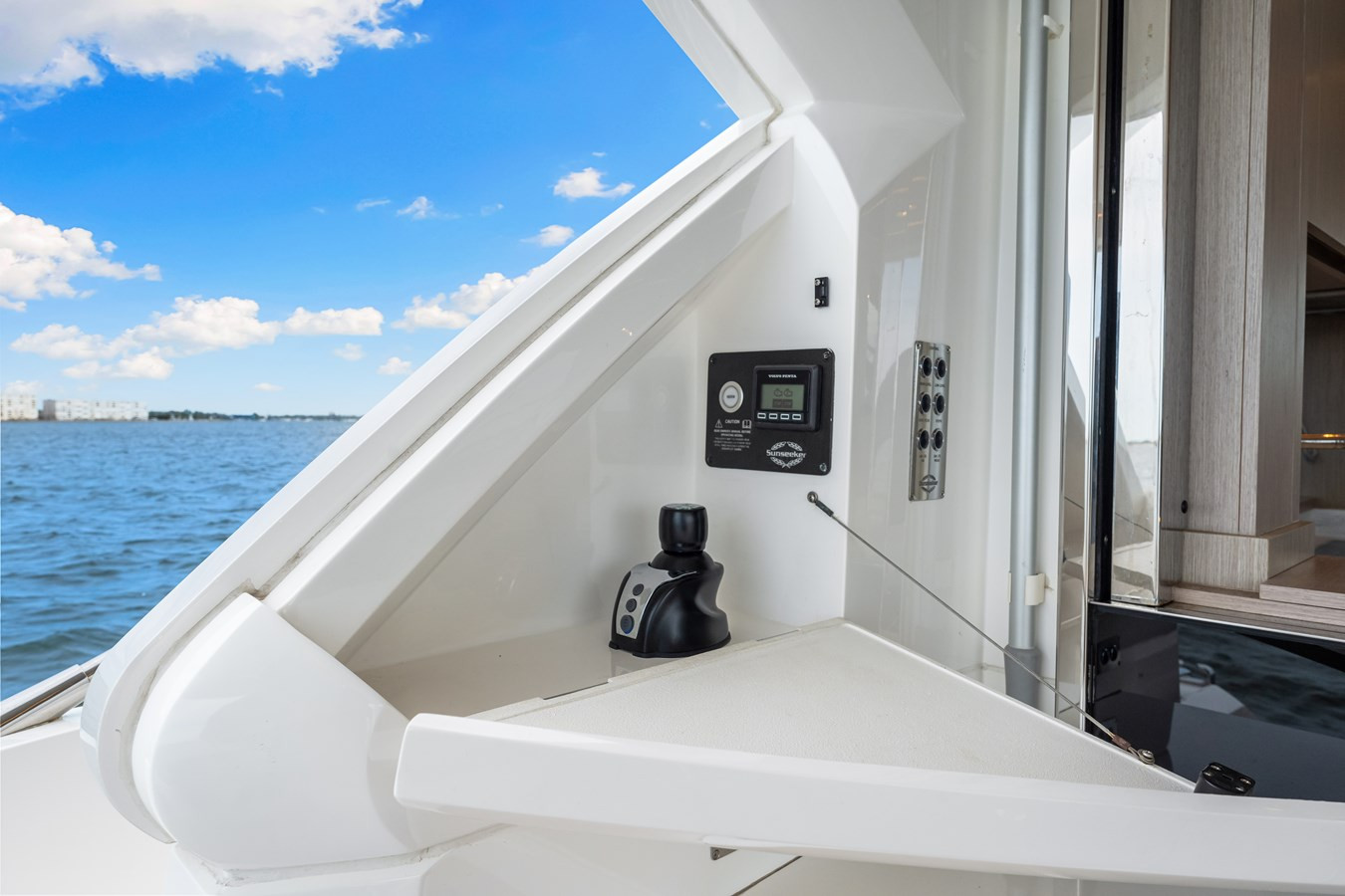 https://arconyachts.ams3.digitaloceanspaces.com/122733/conversions/large_4564575-optimize.jpg