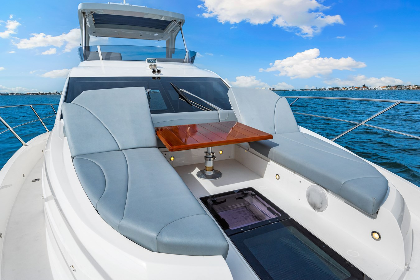 https://arconyachts.ams3.digitaloceanspaces.com/122744/conversions/large_4564579-optimize.jpg