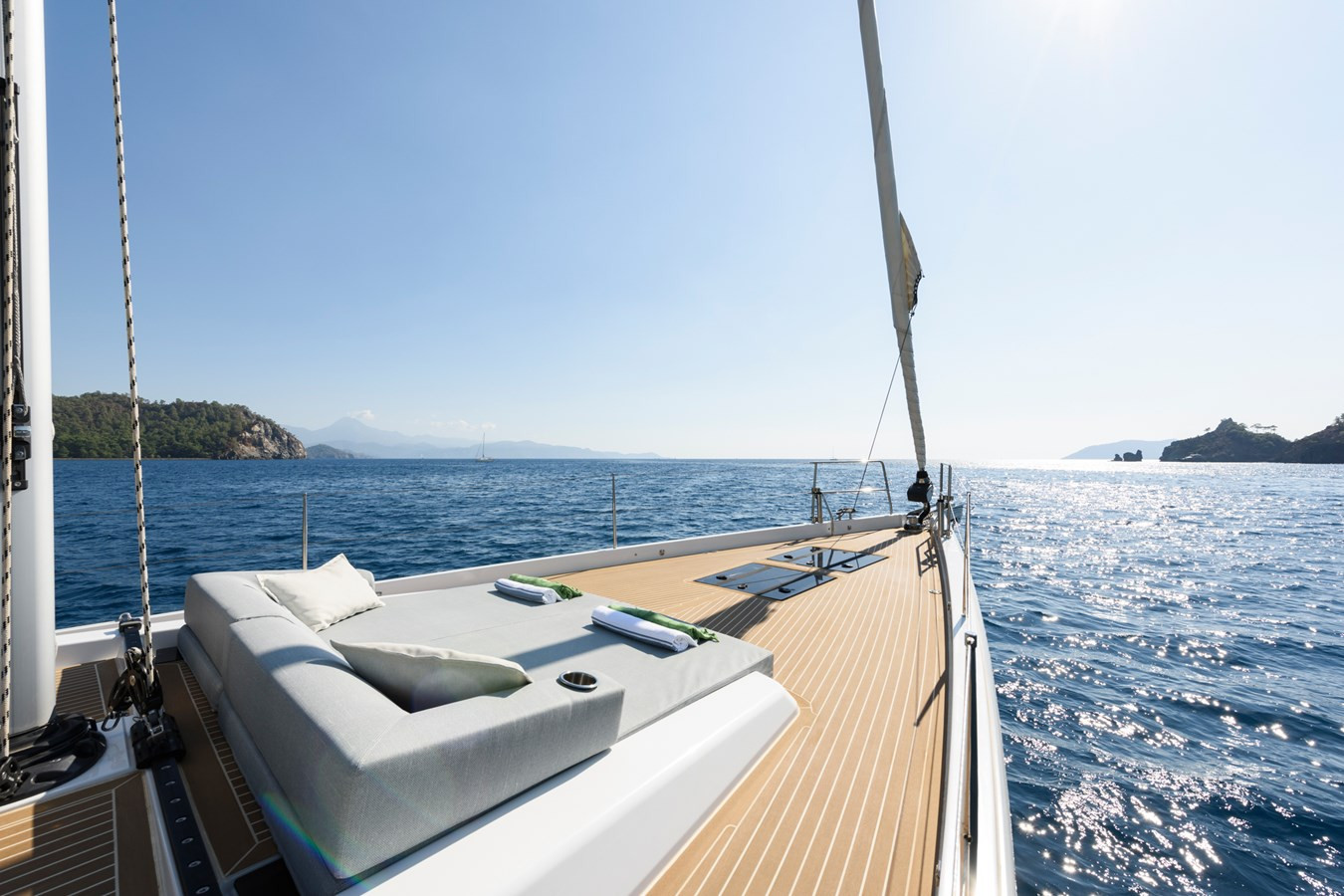 https://arconyachts.ams3.digitaloceanspaces.com/122760/conversions/large_4405795-optimize.jpg