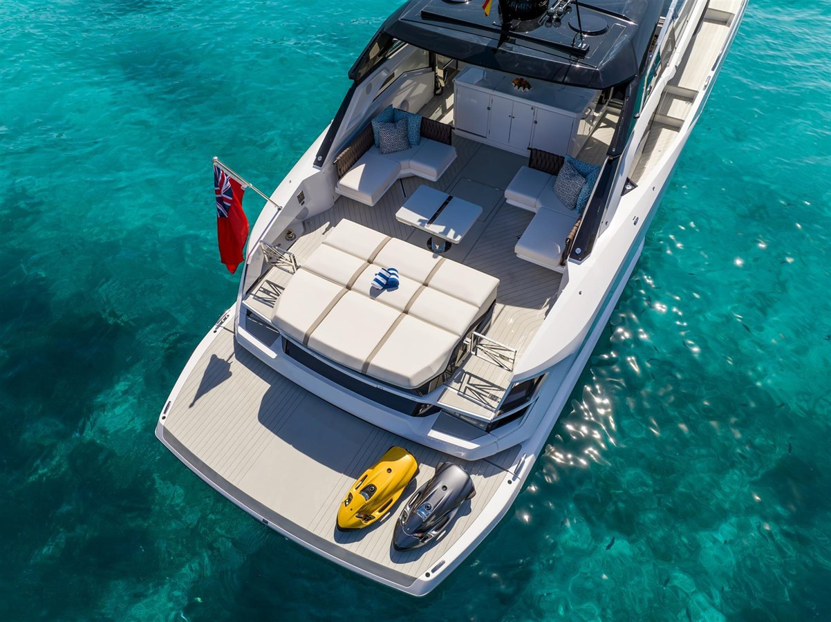 https://arconyachts.ams3.digitaloceanspaces.com/122802/conversions/large_4347039-optimize.jpg