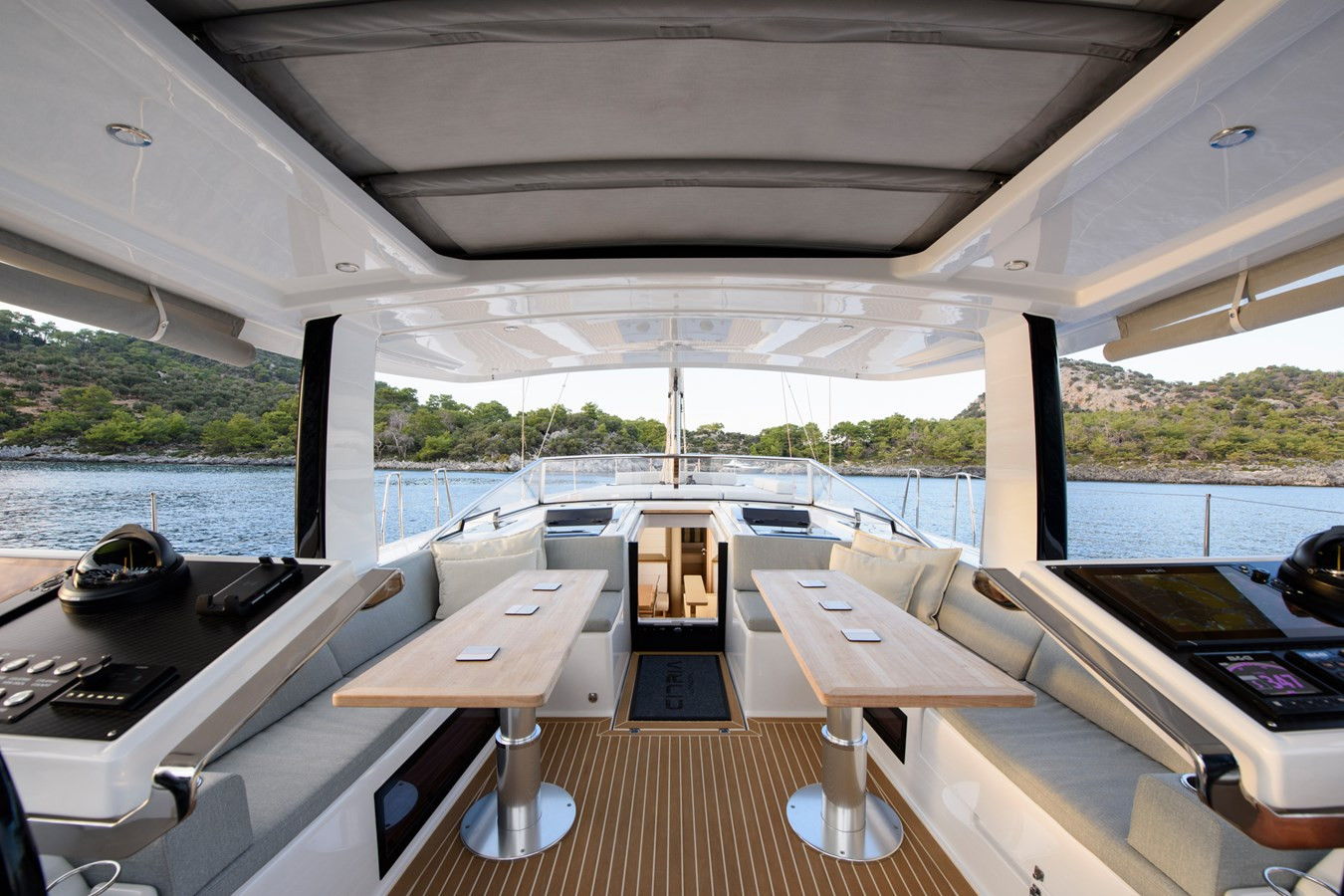 https://arconyachts.ams3.digitaloceanspaces.com/122806/conversions/large_4405811-optimize.jpg