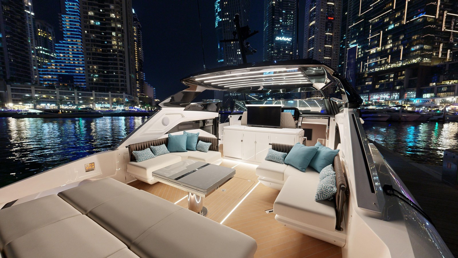 https://arconyachts.ams3.digitaloceanspaces.com/122811/conversions/large_4347042-optimize.jpg