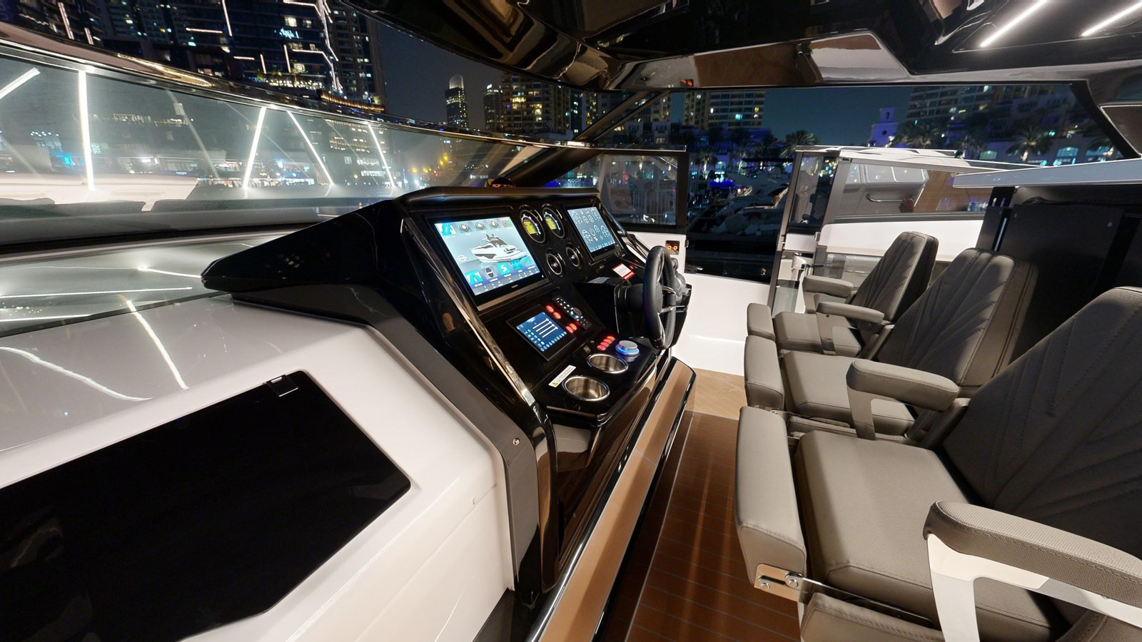 https://arconyachts.ams3.digitaloceanspaces.com/122817/conversions/large_4347044-optimize.jpg