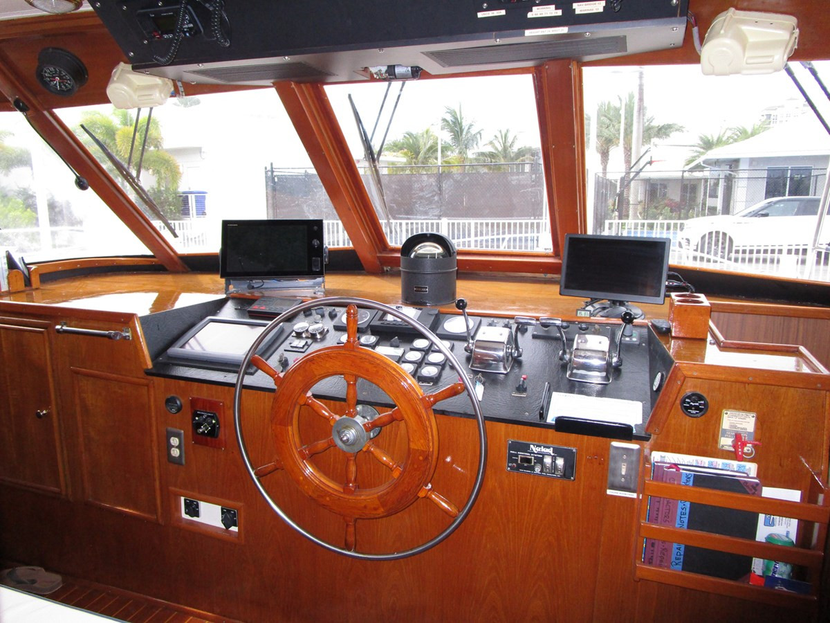 https://arconyachts.ams3.digitaloceanspaces.com/122862/conversions/large_4681010-optimize.jpg
