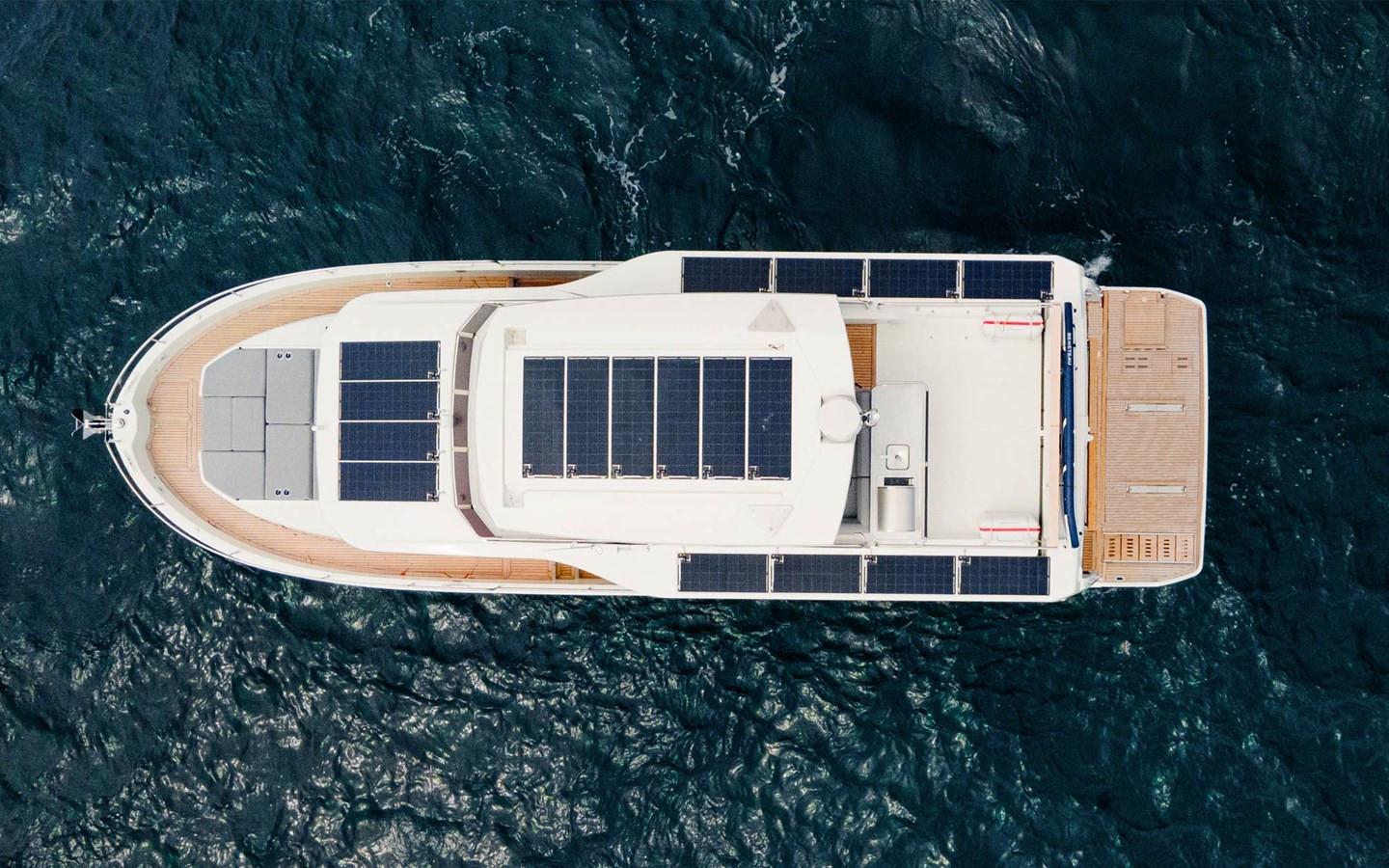 https://arconyachts.ams3.digitaloceanspaces.com/122863/conversions/large_4680005-optimize.jpg