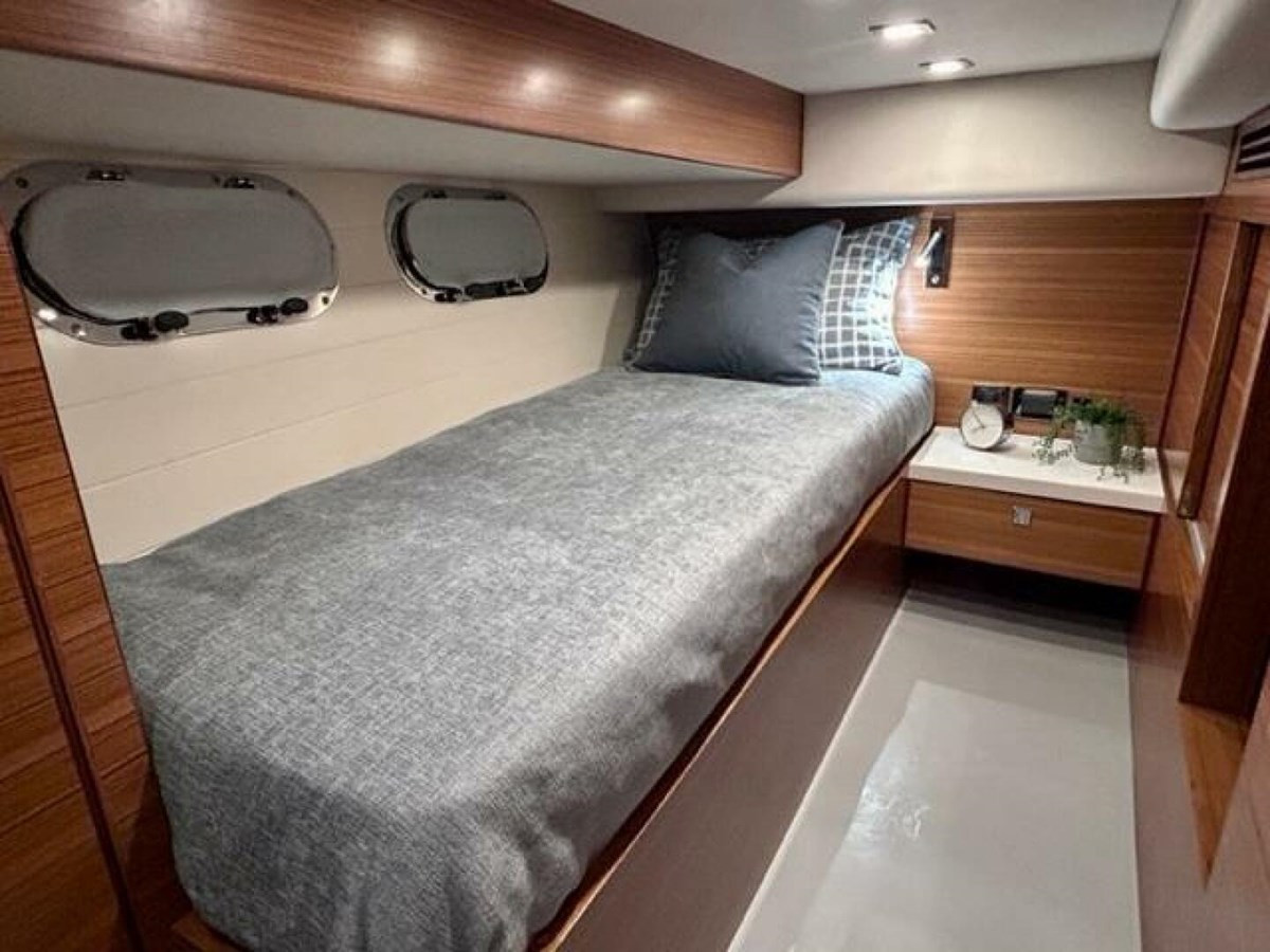 https://arconyachts.ams3.digitaloceanspaces.com/122871/conversions/large_4858177-optimize.jpg