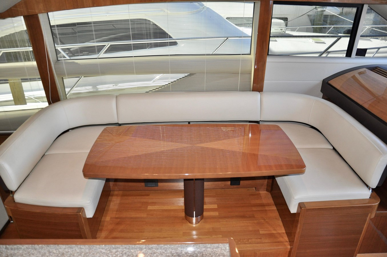 https://arconyachts.ams3.digitaloceanspaces.com/122914/conversions/large_3164253-optimize.jpg