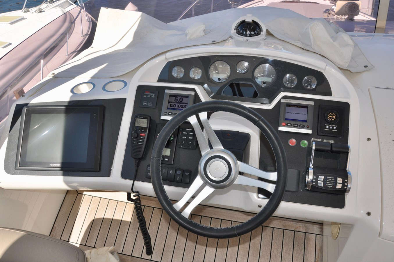 https://arconyachts.ams3.digitaloceanspaces.com/122939/conversions/large_3164261-optimize.jpg