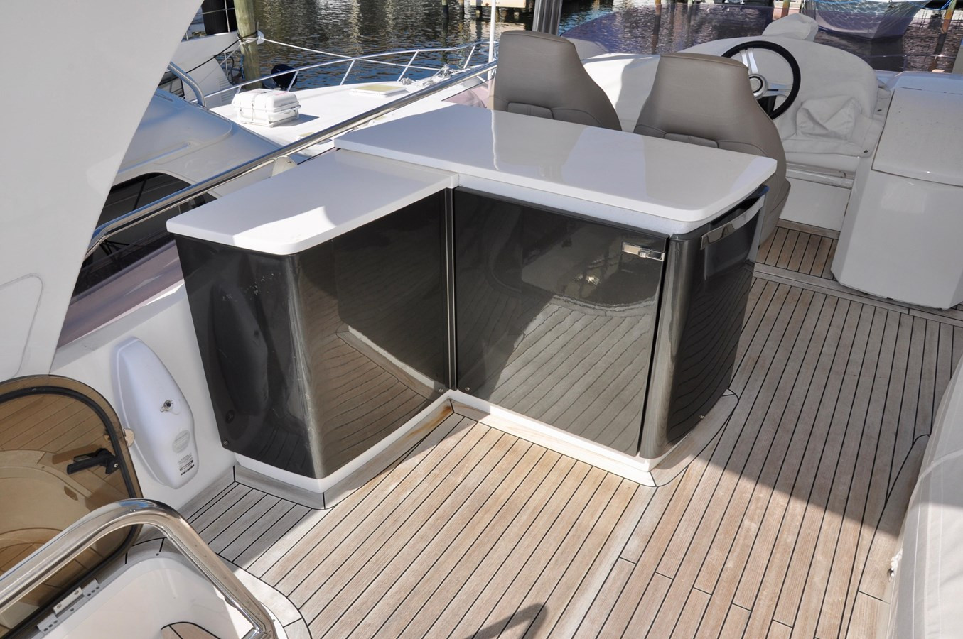 https://arconyachts.ams3.digitaloceanspaces.com/122942/conversions/large_3164262-optimize.jpg