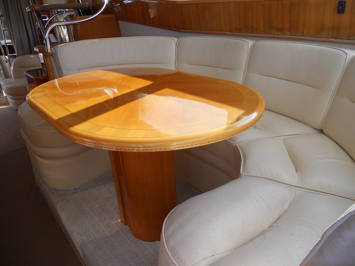 https://arconyachts.ams3.digitaloceanspaces.com/122961/conversions/large_3007407-optimize.jpg