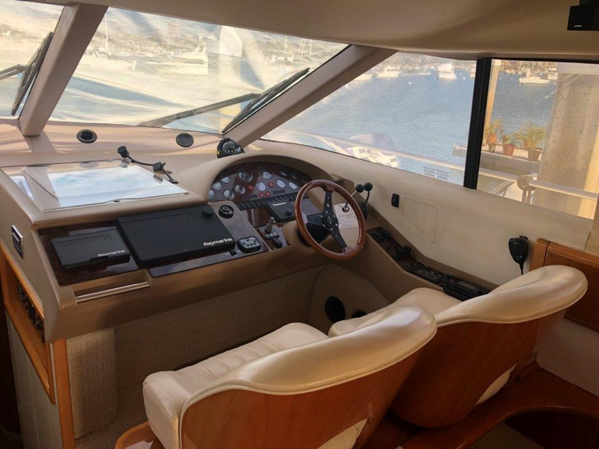 https://arconyachts.ams3.digitaloceanspaces.com/122965/conversions/large_3007409-optimize.jpg