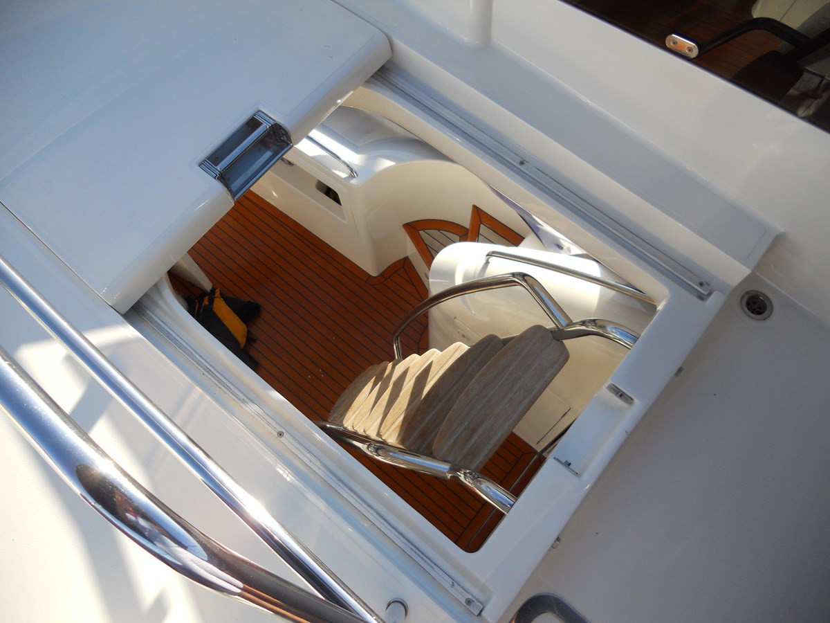 https://arconyachts.ams3.digitaloceanspaces.com/123047/conversions/large_3007437-optimize.jpg