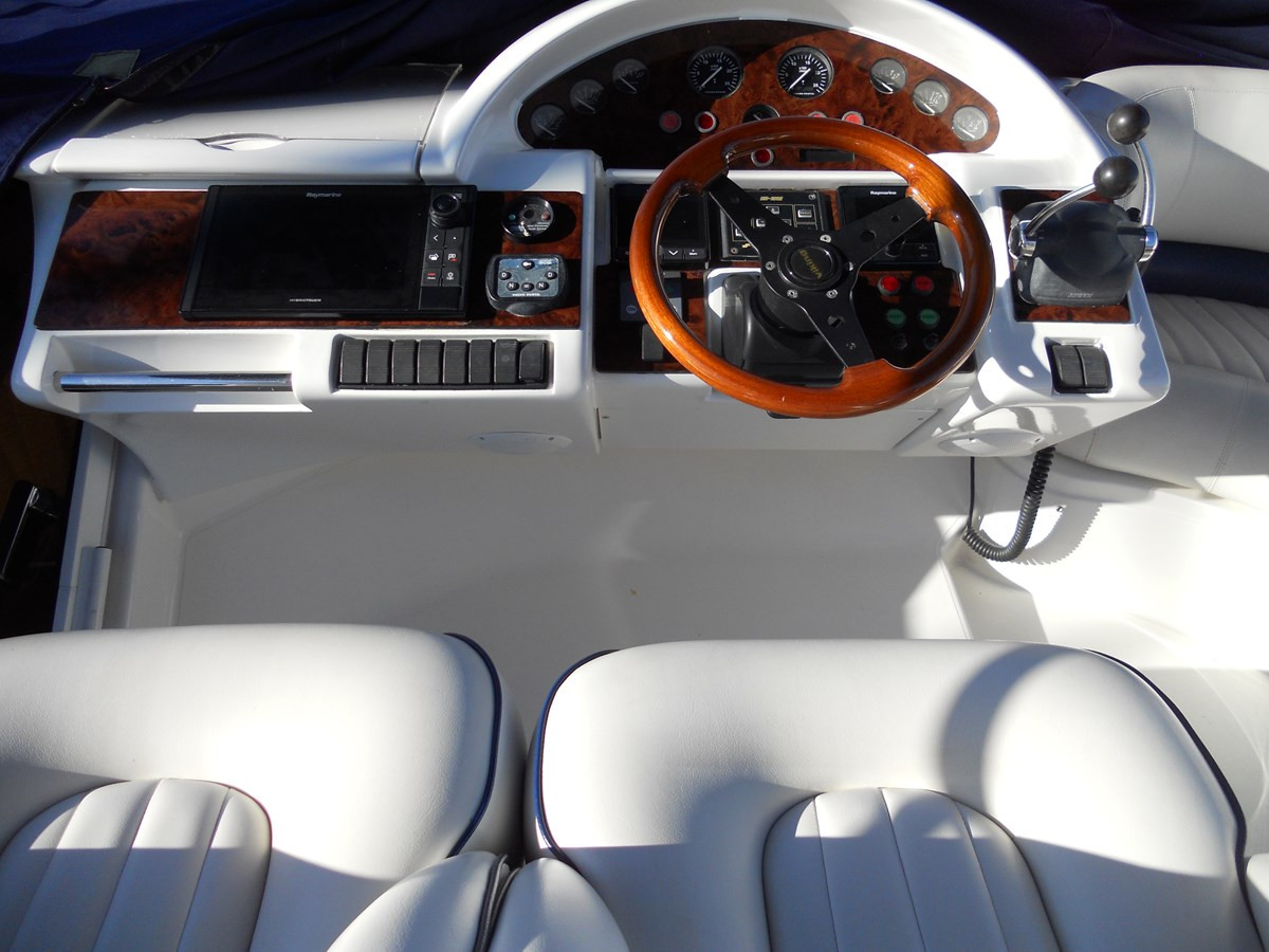 https://arconyachts.ams3.digitaloceanspaces.com/123059/conversions/large_3007443-optimize.jpg