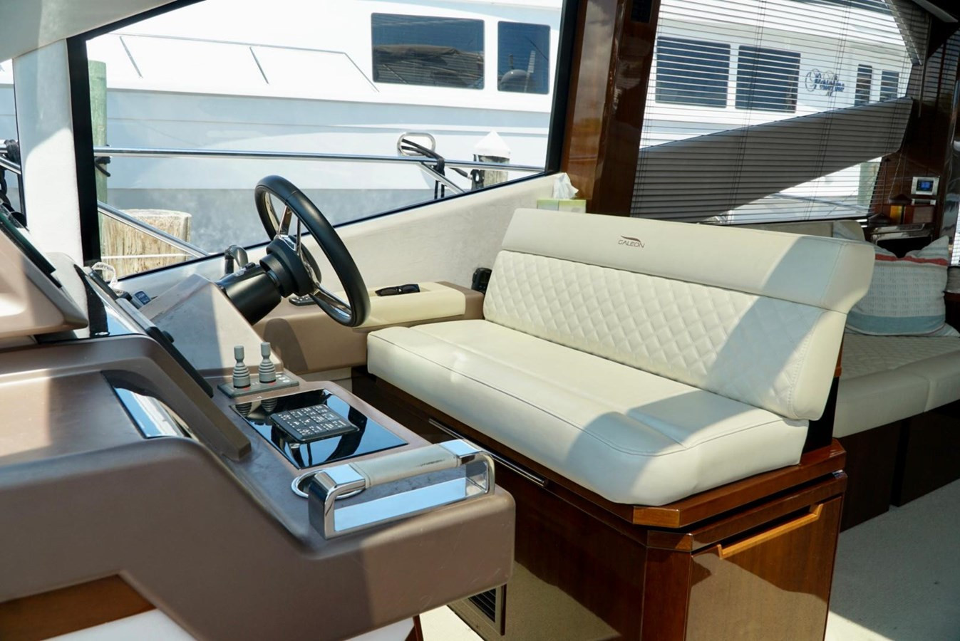 https://arconyachts.ams3.digitaloceanspaces.com/123200/conversions/large_3774340-optimize.jpg