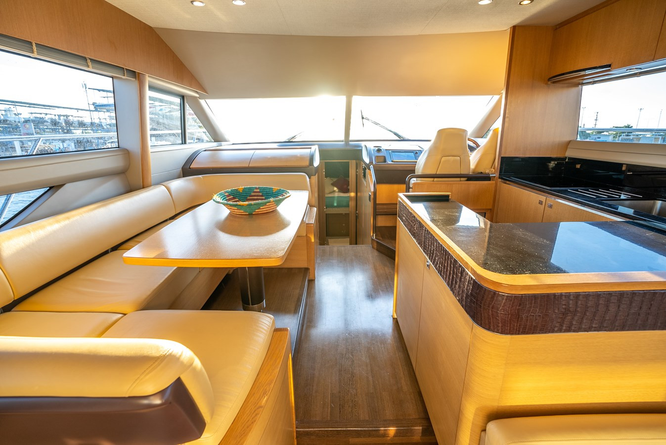 https://arconyachts.ams3.digitaloceanspaces.com/123274/conversions/large_3686340-optimize.jpg