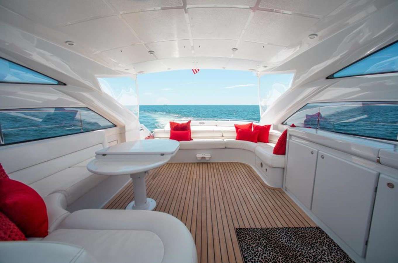 https://arconyachts.ams3.digitaloceanspaces.com/123326/conversions/large_4053076-optimize.jpg