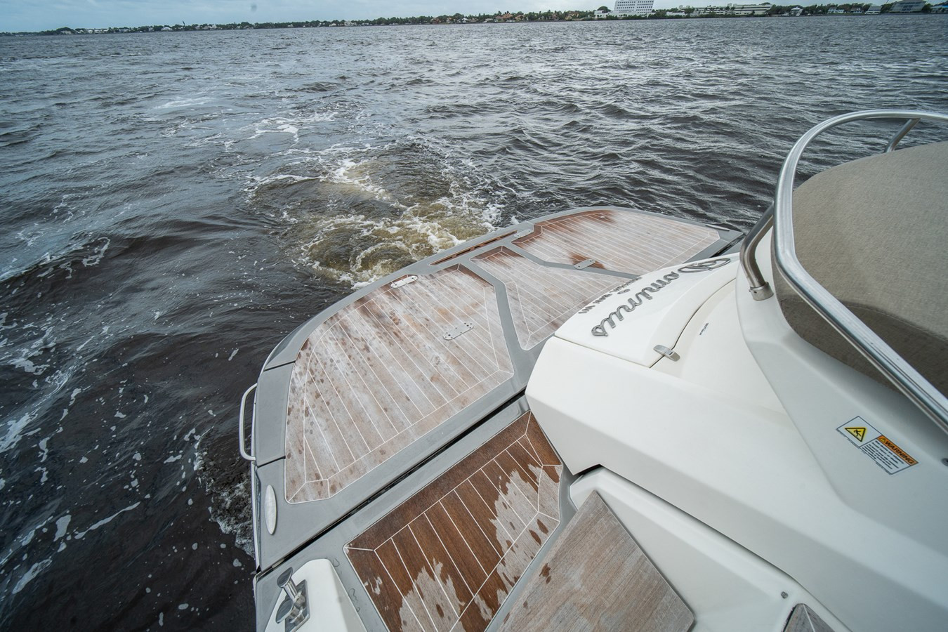 https://arconyachts.ams3.digitaloceanspaces.com/123337/conversions/large_4042478-optimize.jpg
