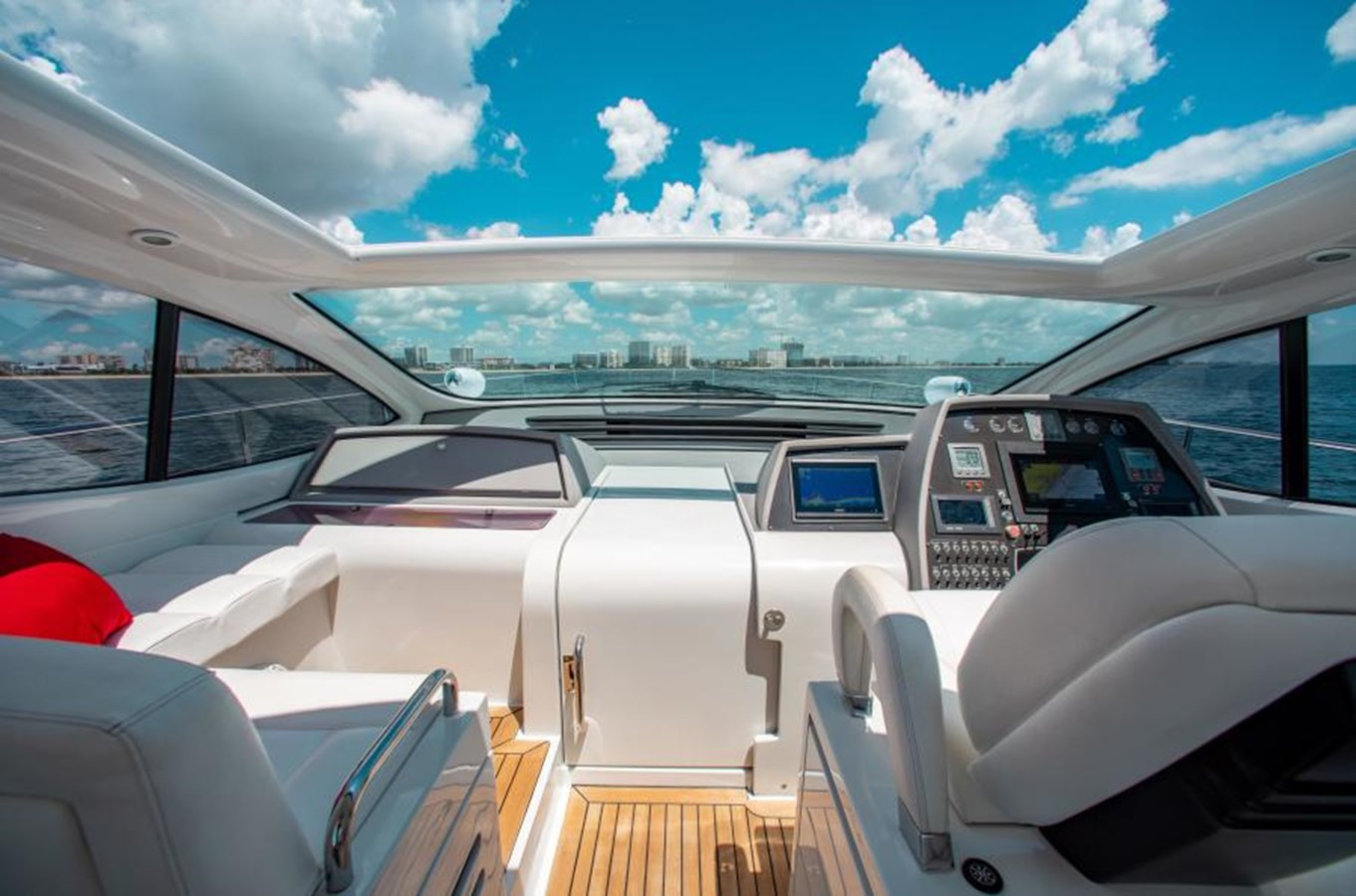 https://arconyachts.ams3.digitaloceanspaces.com/123338/conversions/large_4053080-optimize.jpg