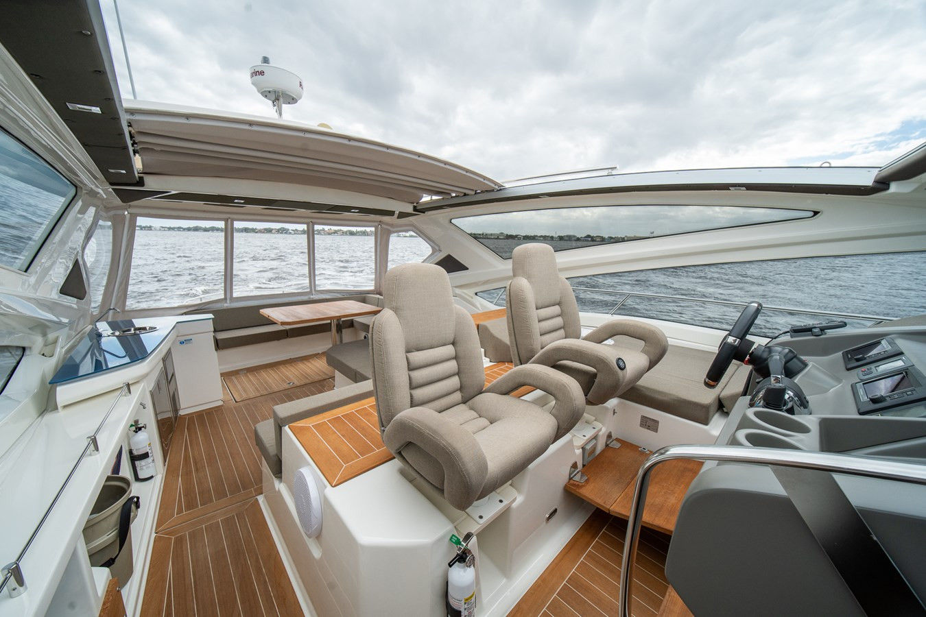 https://arconyachts.ams3.digitaloceanspaces.com/123339/conversions/large_4042446-optimize.jpg