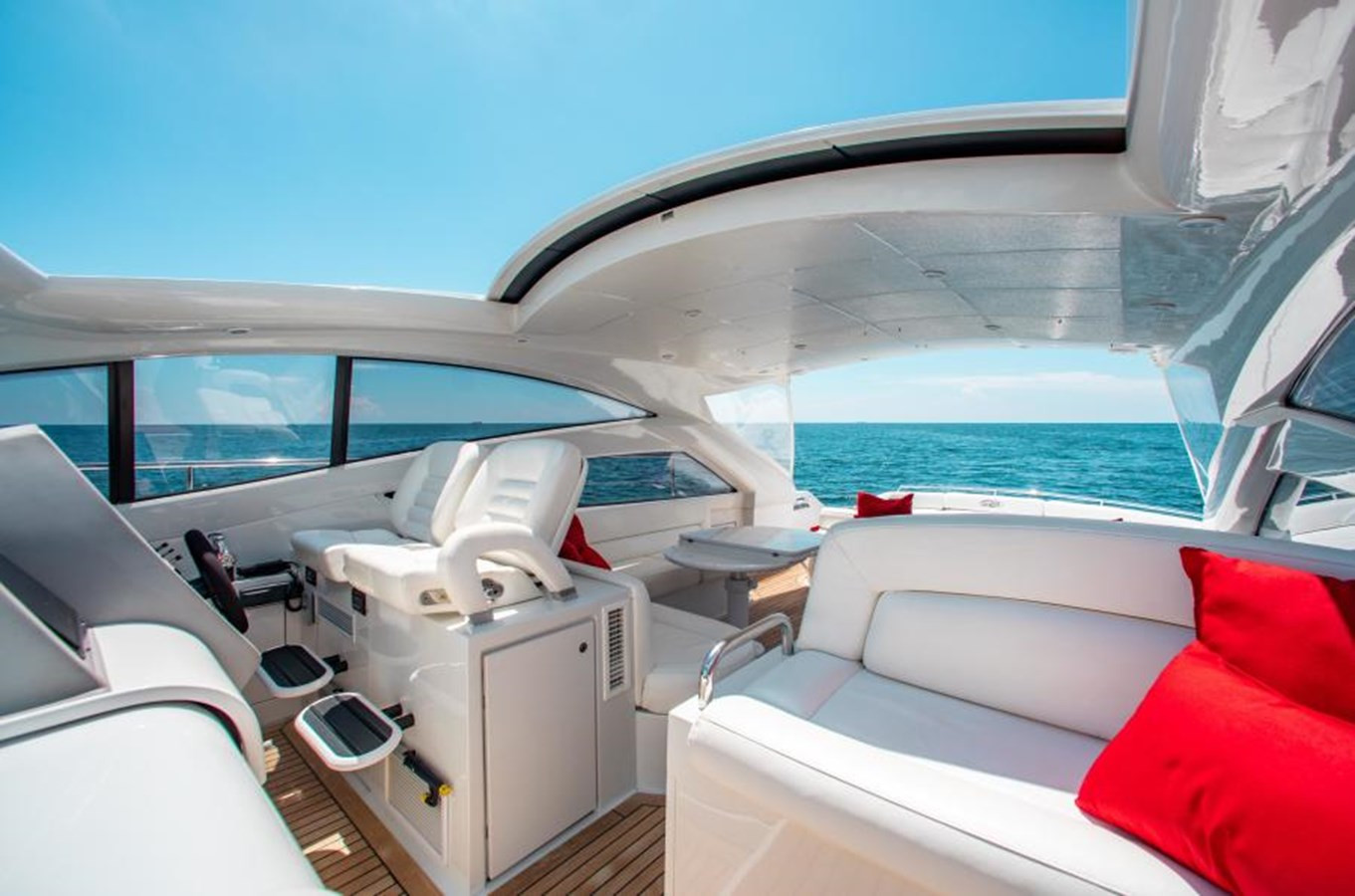 https://arconyachts.ams3.digitaloceanspaces.com/123341/conversions/large_4053081-optimize.jpg