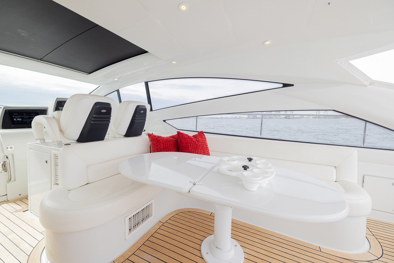 https://arconyachts.ams3.digitaloceanspaces.com/123389/conversions/large_4069305-optimize.jpg