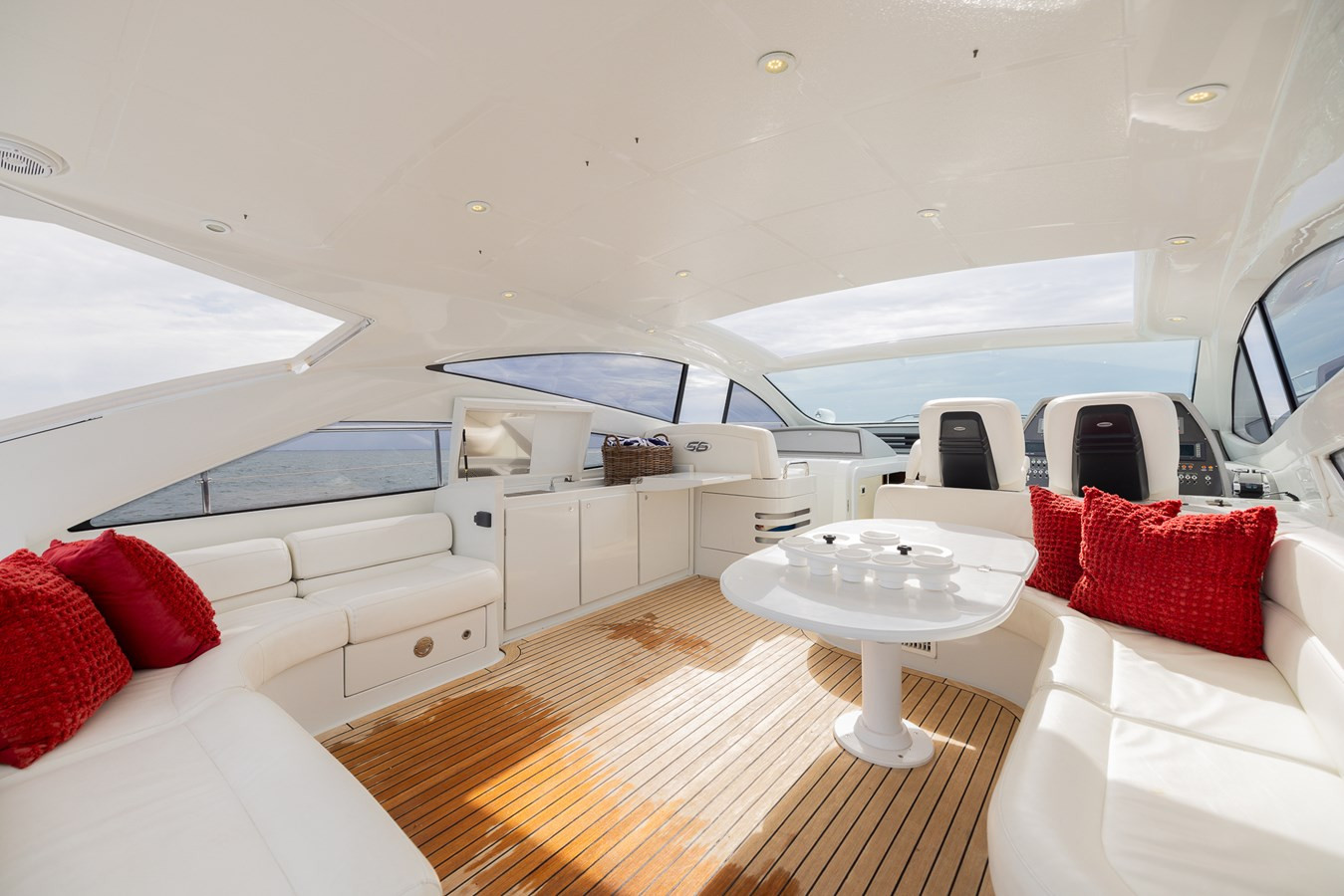 https://arconyachts.ams3.digitaloceanspaces.com/123401/conversions/large_4069312-optimize.jpg