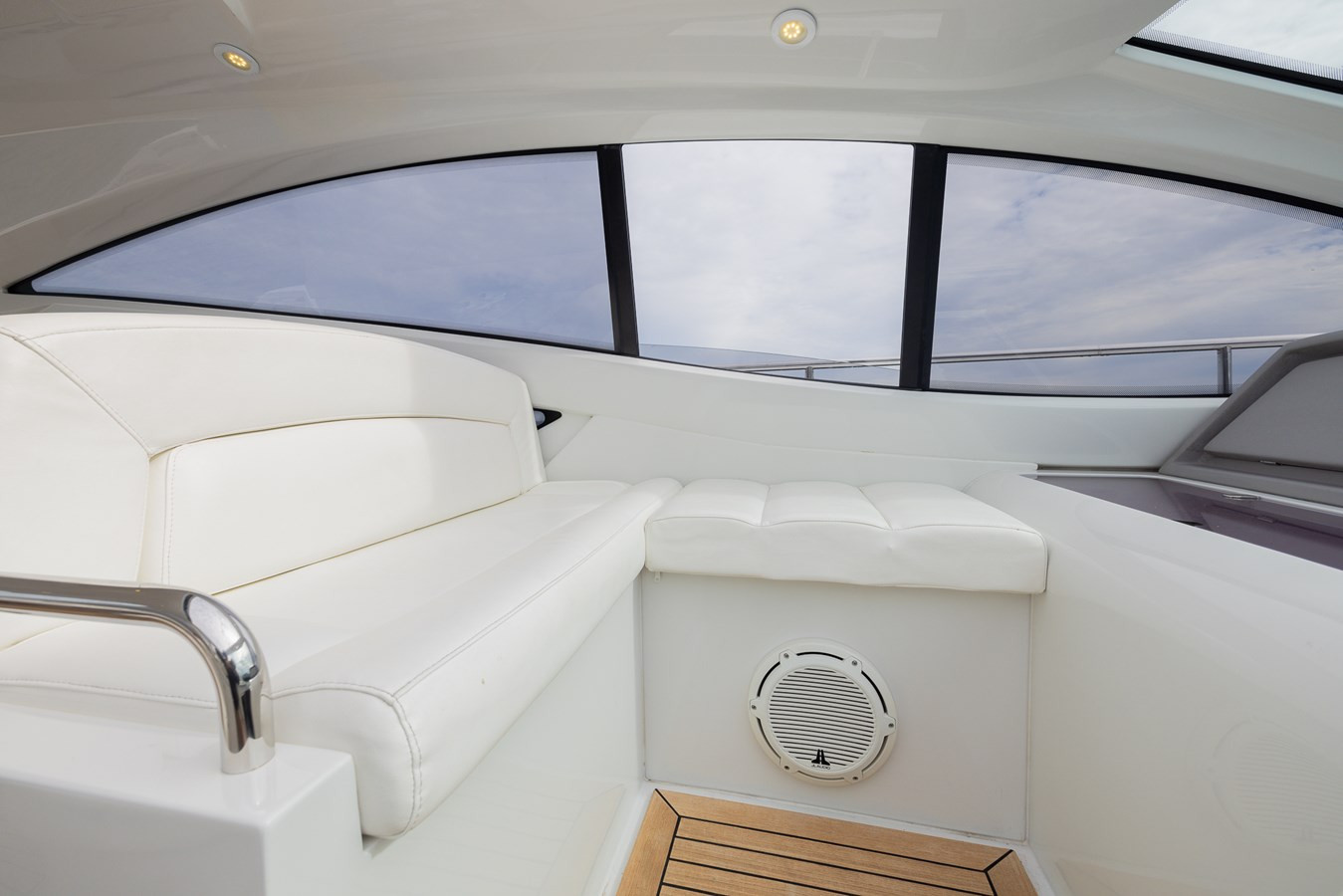 https://arconyachts.ams3.digitaloceanspaces.com/123404/conversions/large_4069308-optimize.jpg