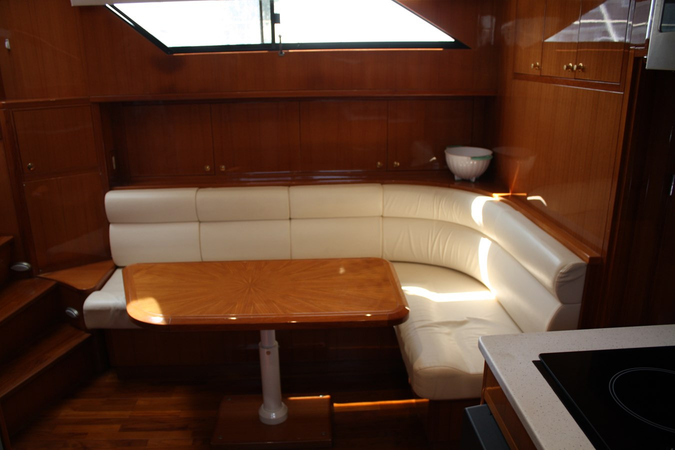 https://arconyachts.ams3.digitaloceanspaces.com/123411/conversions/large_3891503-optimize.jpg