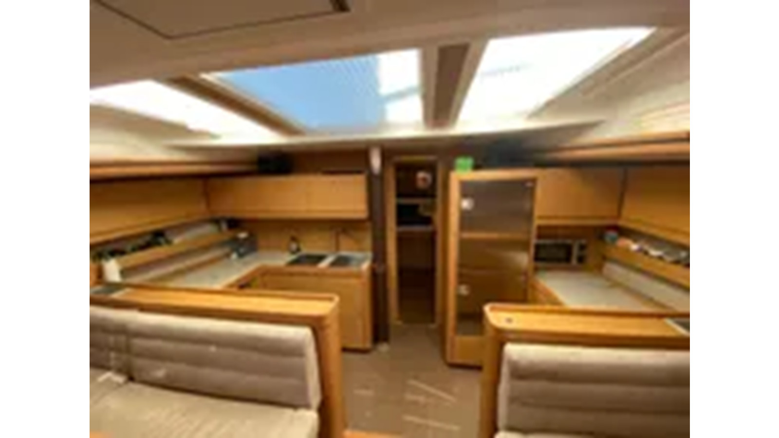 https://arconyachts.ams3.digitaloceanspaces.com/123469/conversions/large_4324774-optimize.jpg