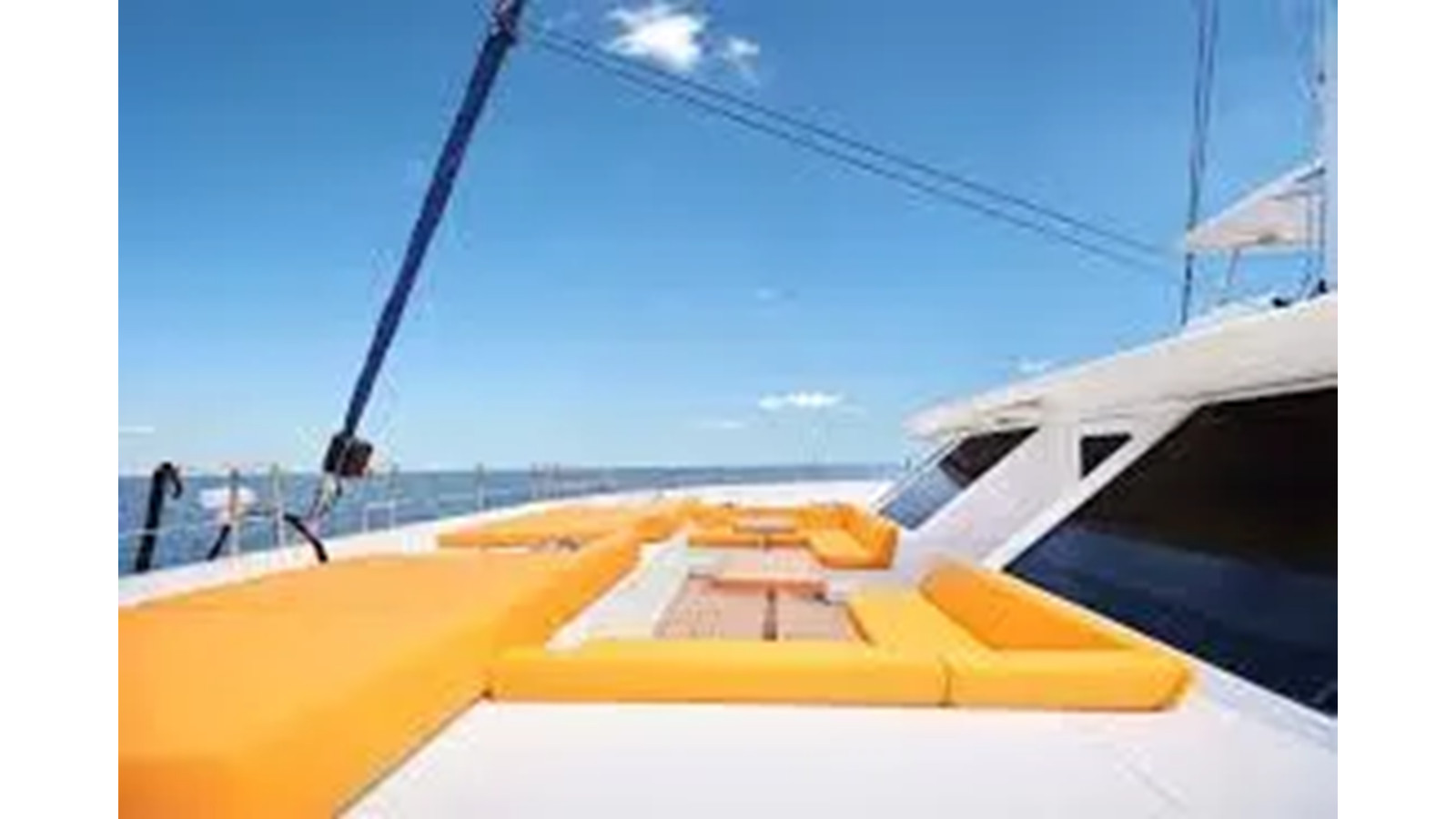 https://arconyachts.ams3.digitaloceanspaces.com/123472/conversions/large_4307178-optimize.jpg