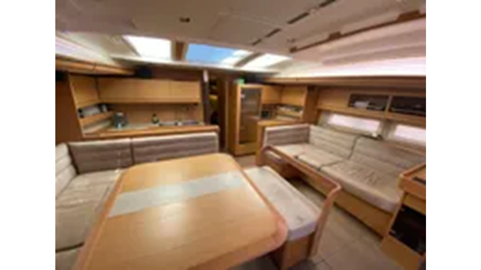 https://arconyachts.ams3.digitaloceanspaces.com/123484/conversions/large_4324779-optimize.jpg