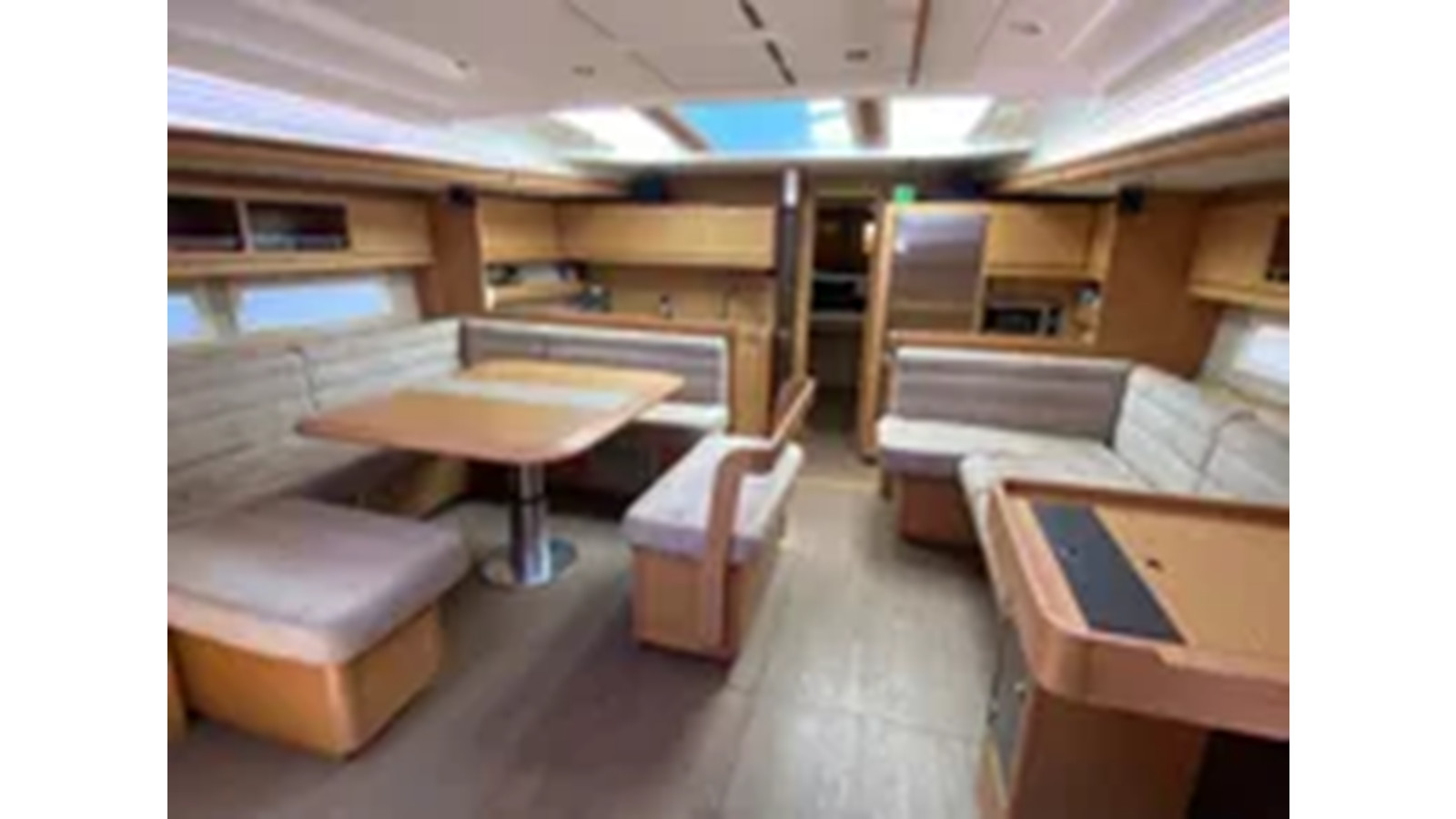 https://arconyachts.ams3.digitaloceanspaces.com/123486/conversions/large_4324780-optimize.jpg