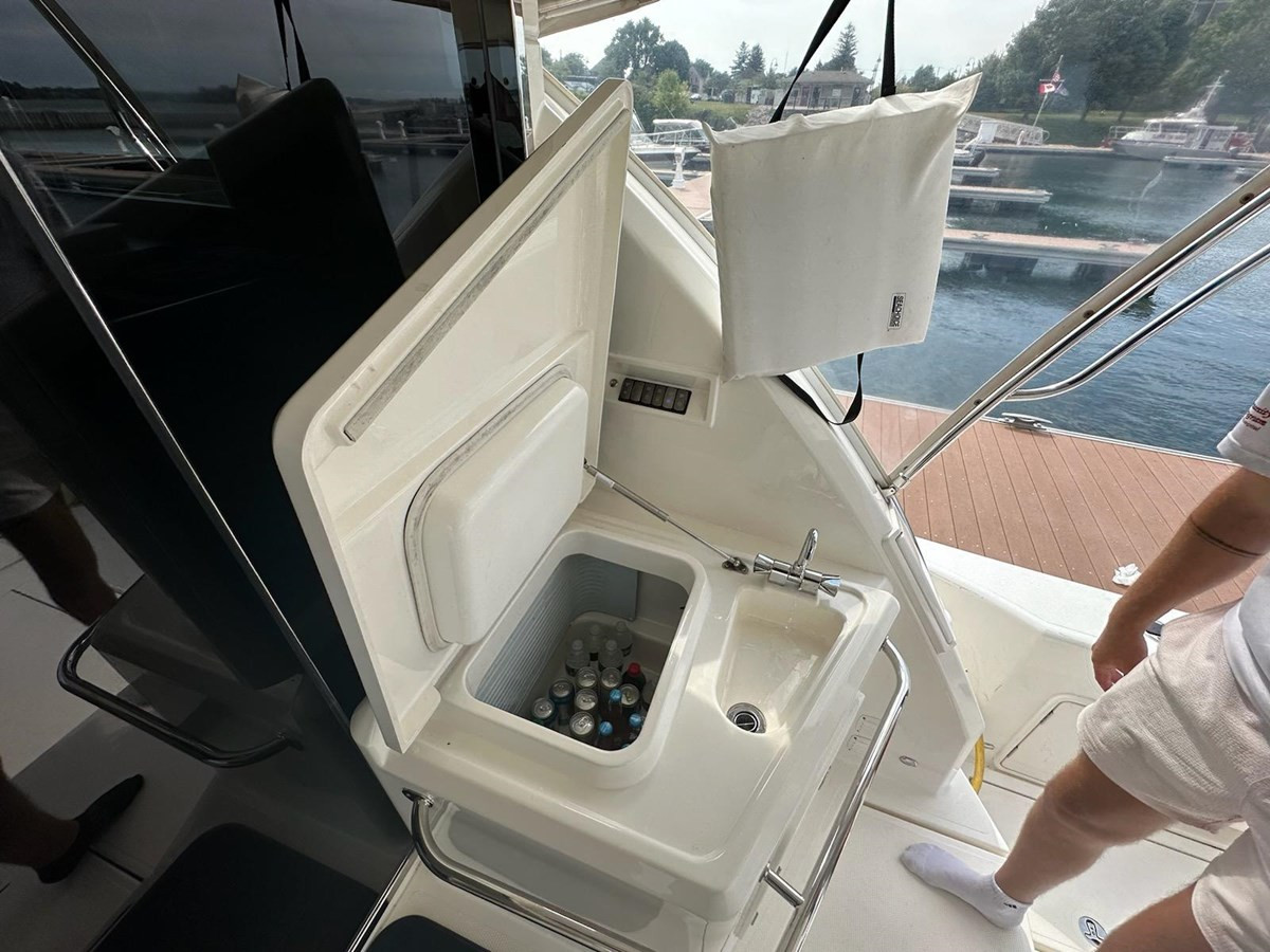 https://arconyachts.ams3.digitaloceanspaces.com/123501/conversions/large_4328649-optimize.jpg