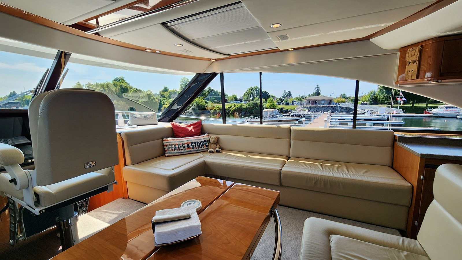 https://arconyachts.ams3.digitaloceanspaces.com/123545/conversions/large_4328664-optimize.jpg