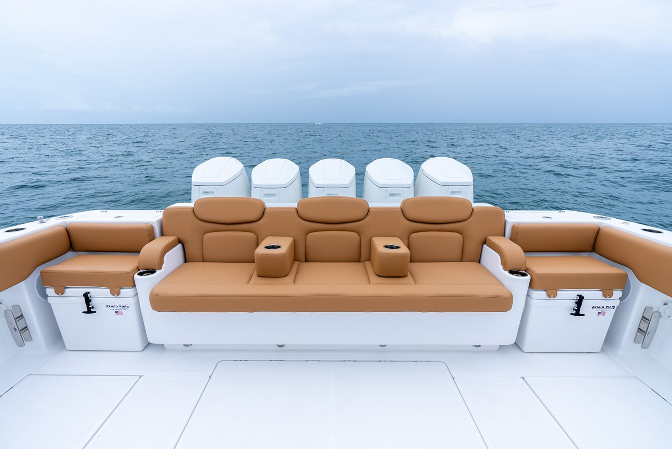 https://arconyachts.ams3.digitaloceanspaces.com/123636/conversions/large_4584655-optimize.jpg