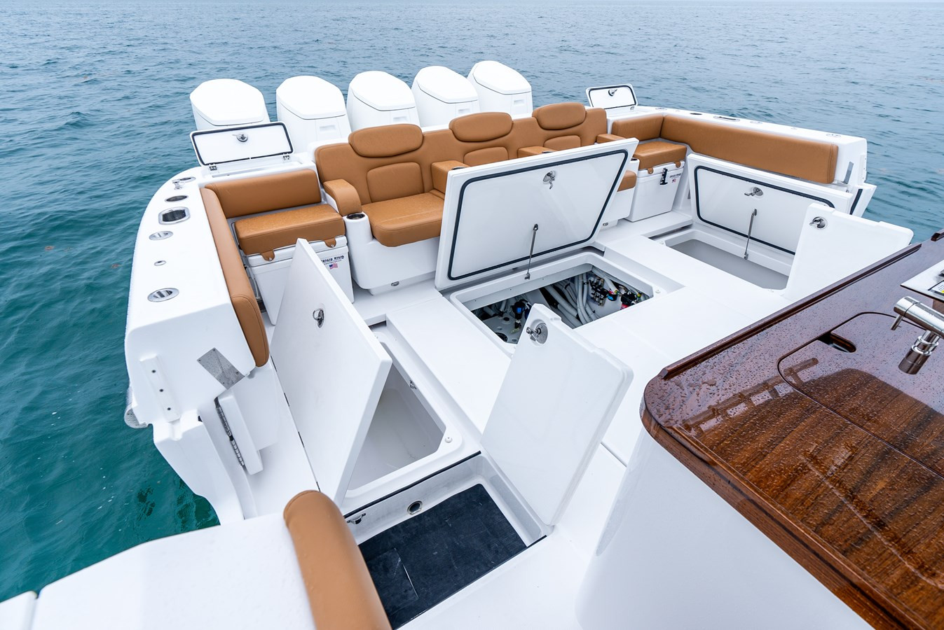 https://arconyachts.ams3.digitaloceanspaces.com/123644/conversions/large_4584664-optimize.jpg
