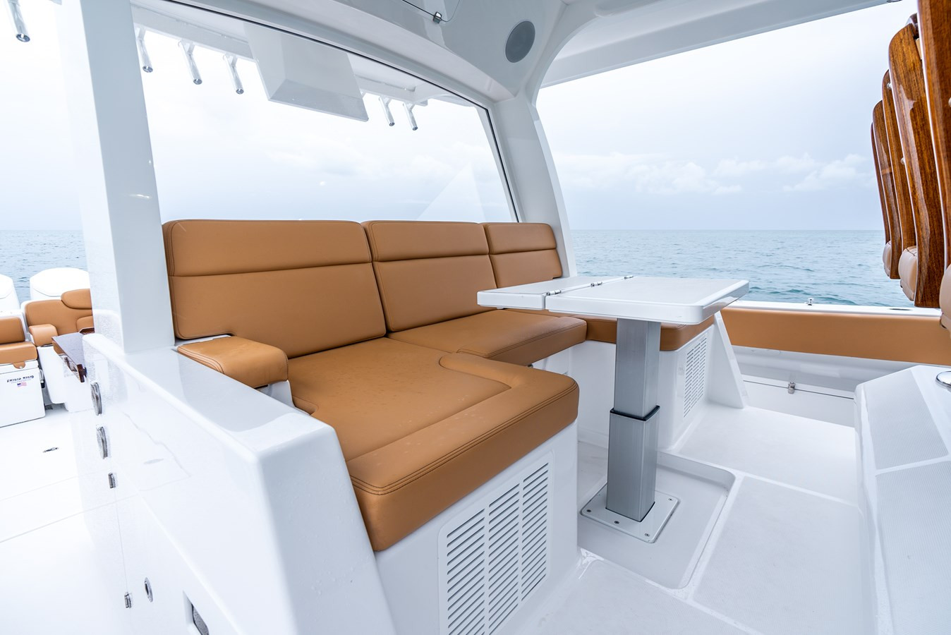 https://arconyachts.ams3.digitaloceanspaces.com/123656/conversions/large_4584667-optimize.jpg