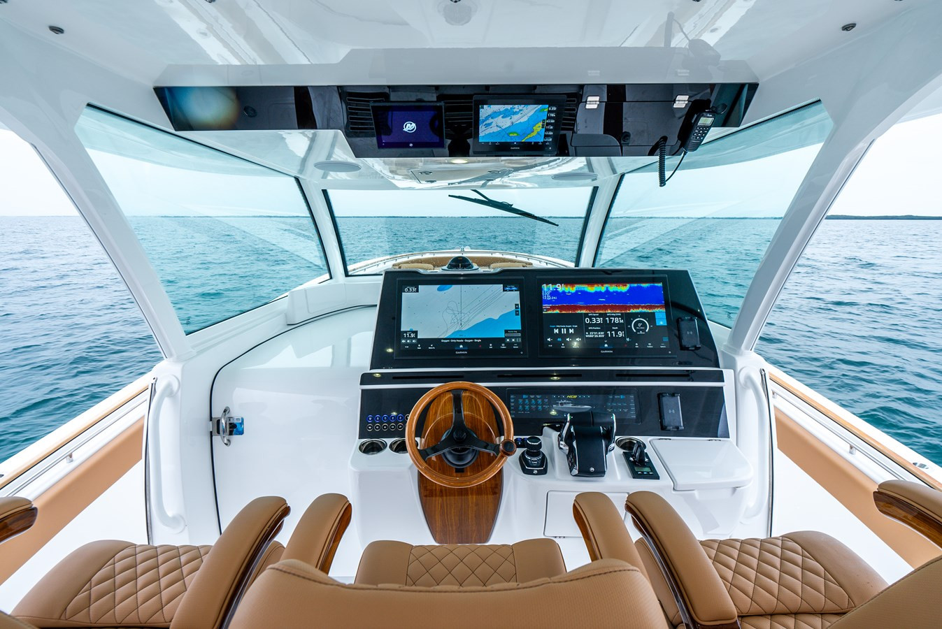 https://arconyachts.ams3.digitaloceanspaces.com/123665/conversions/large_4584669-optimize.jpg