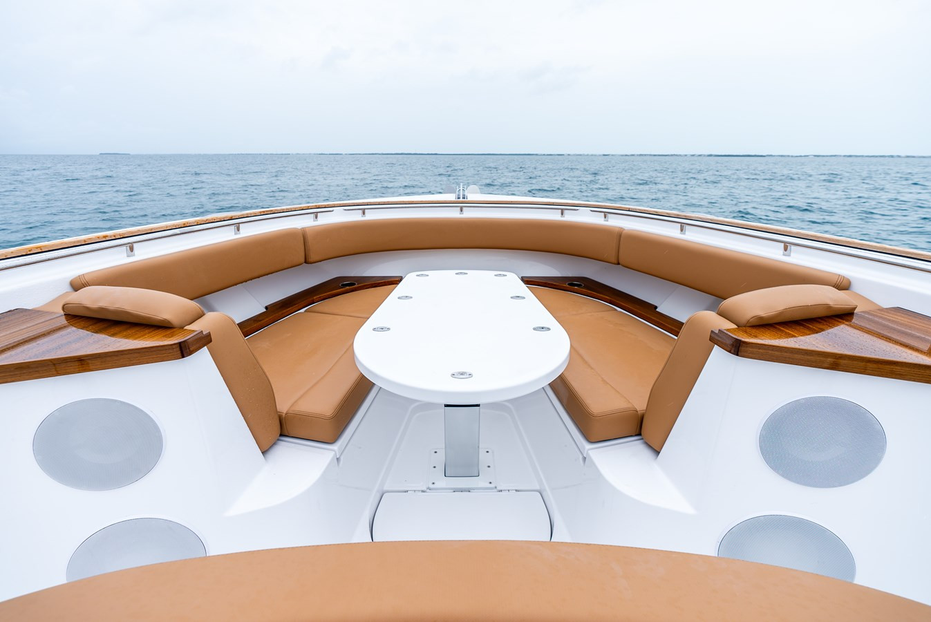 https://arconyachts.ams3.digitaloceanspaces.com/123674/conversions/large_4584676-optimize.jpg