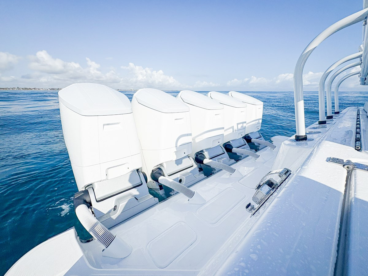 https://arconyachts.ams3.digitaloceanspaces.com/123714/conversions/large_4584853-optimize.jpg