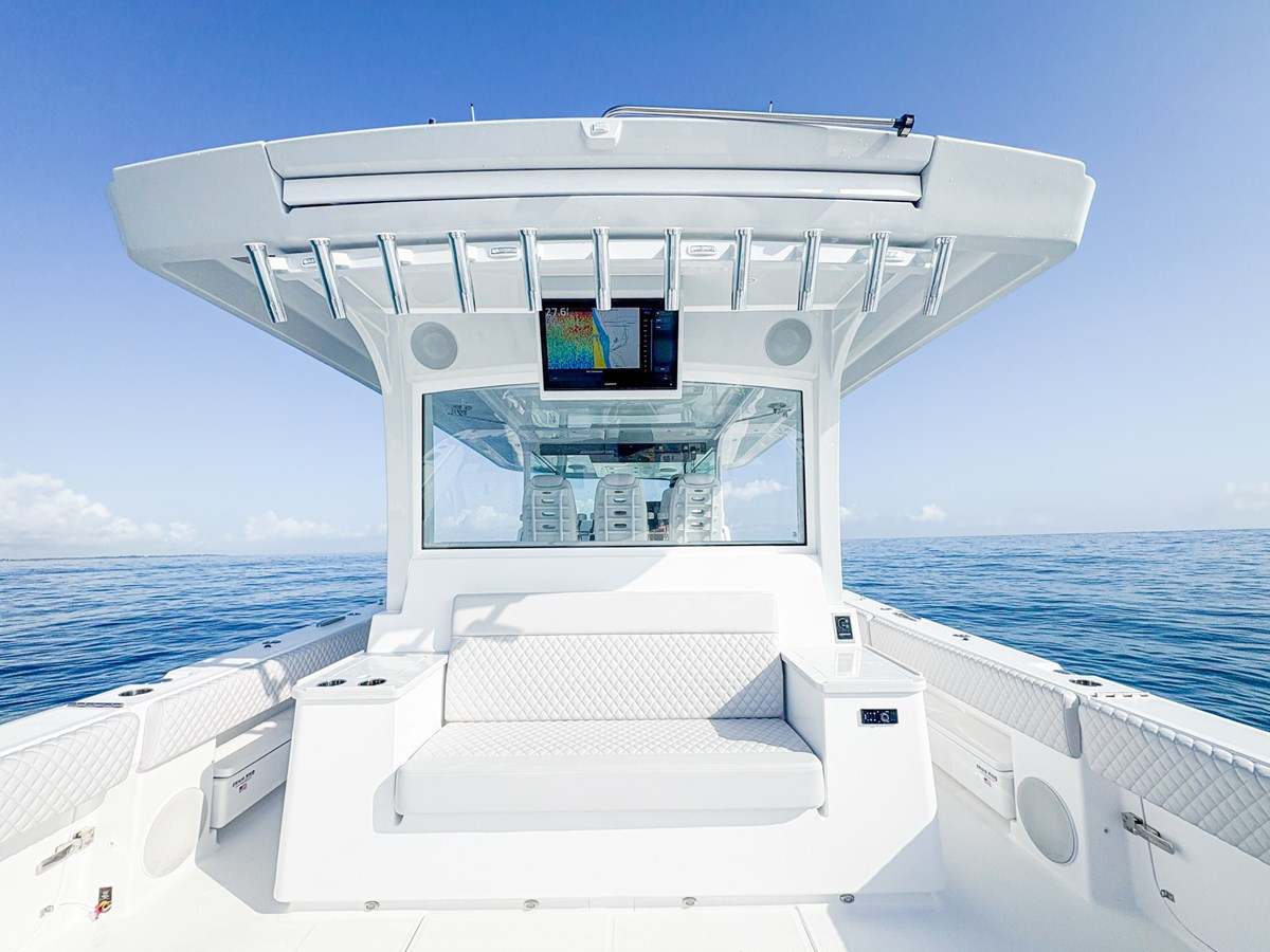 https://arconyachts.ams3.digitaloceanspaces.com/123725/conversions/large_4584851-optimize.jpg