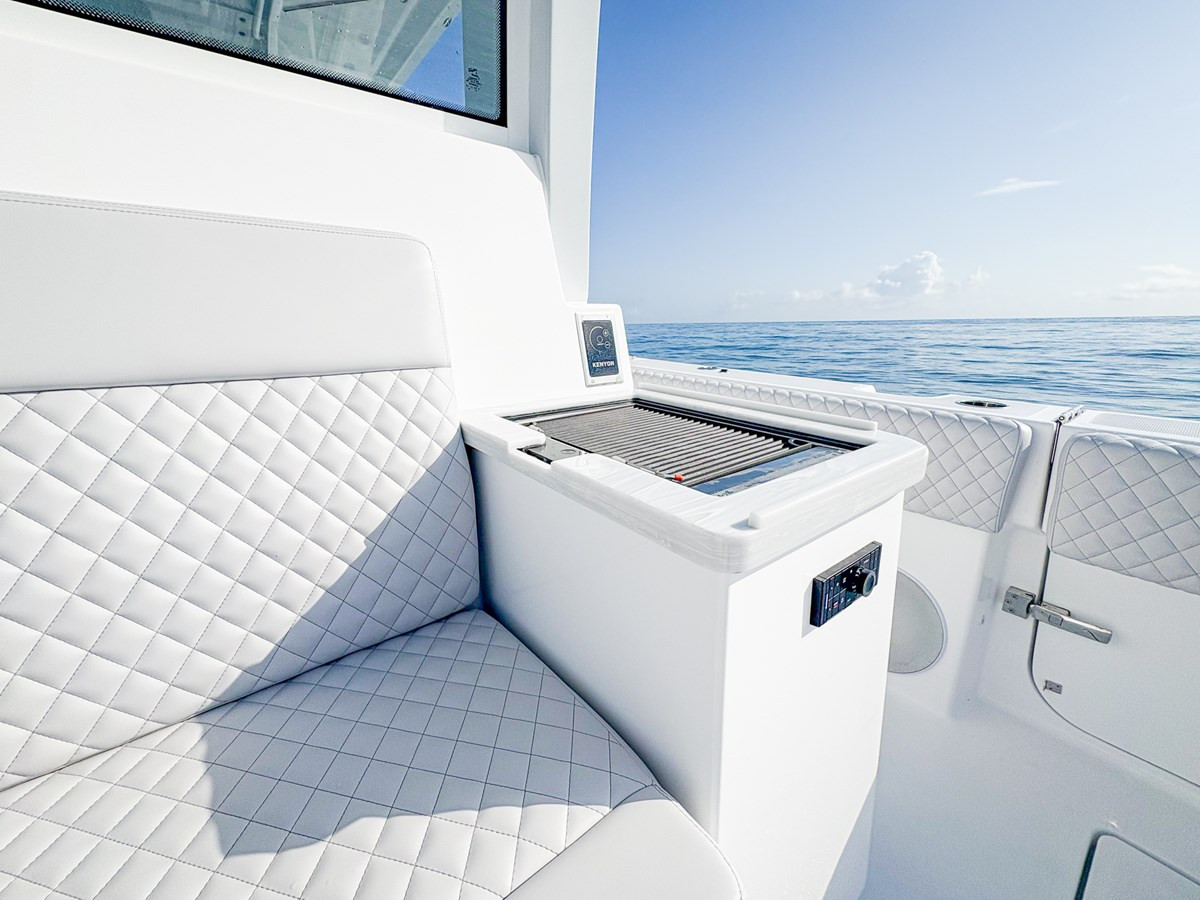 https://arconyachts.ams3.digitaloceanspaces.com/123734/conversions/large_4584849-optimize.jpg