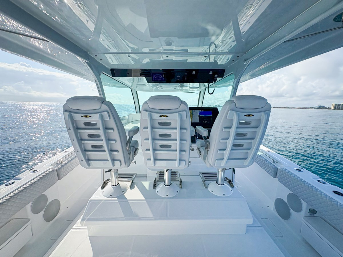 https://arconyachts.ams3.digitaloceanspaces.com/123742/conversions/large_4584859-optimize.jpg
