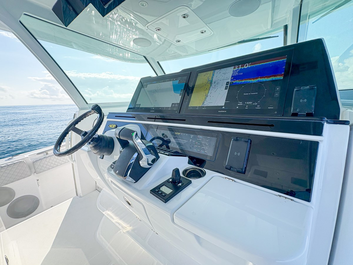 https://arconyachts.ams3.digitaloceanspaces.com/123744/conversions/large_4584863-optimize.jpg