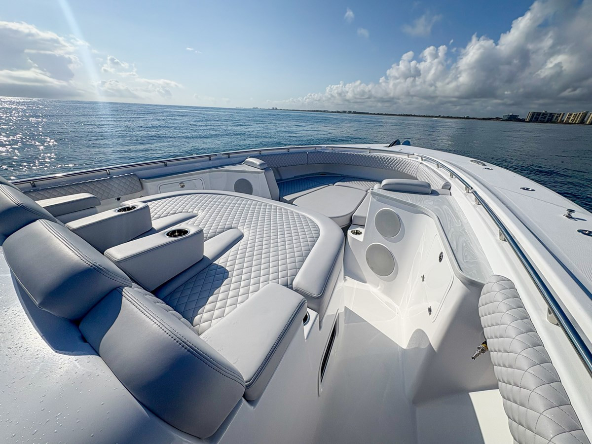 https://arconyachts.ams3.digitaloceanspaces.com/123749/conversions/large_4584858-optimize.jpg