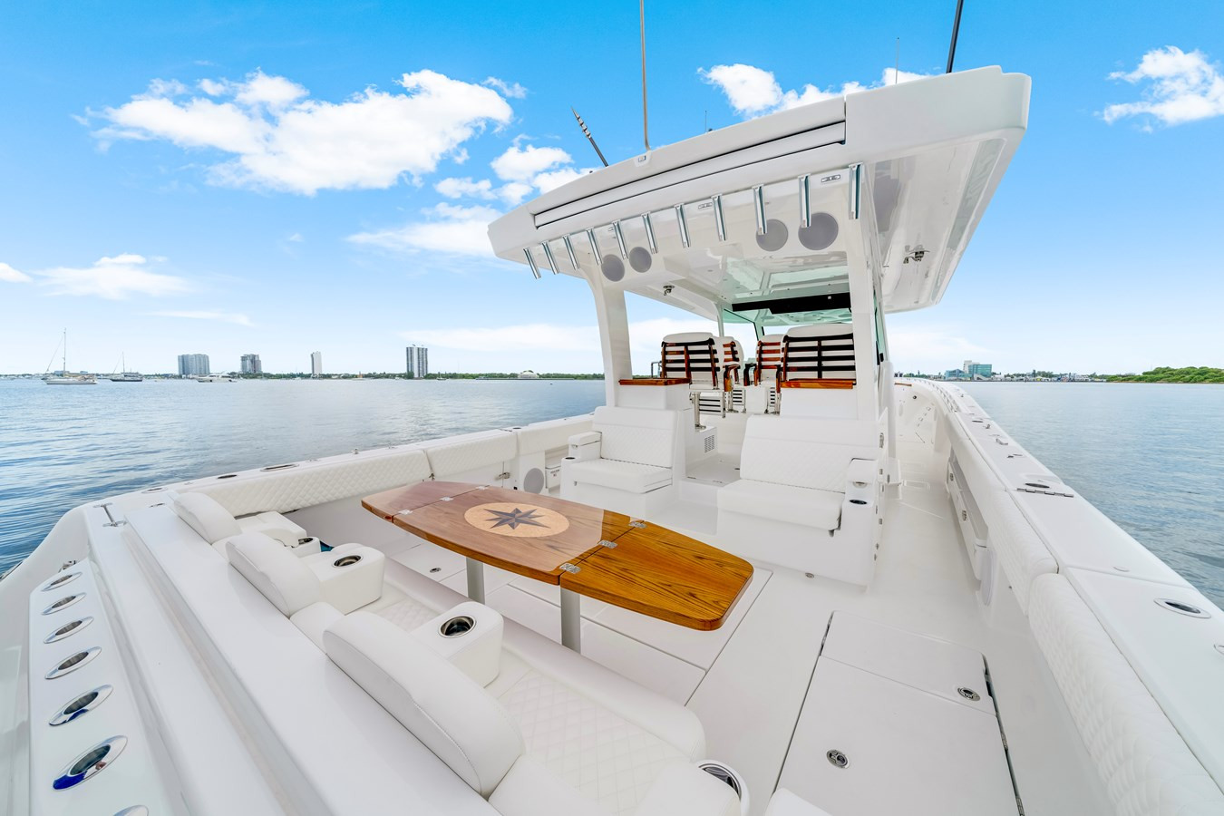 https://arconyachts.ams3.digitaloceanspaces.com/123803/conversions/large_4747224-optimize.jpg